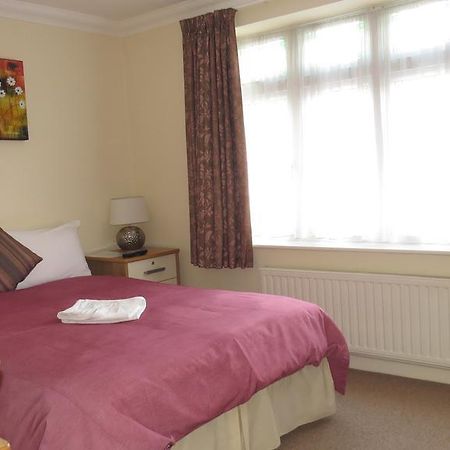 Montrose Guest House Romford Exteriör bild