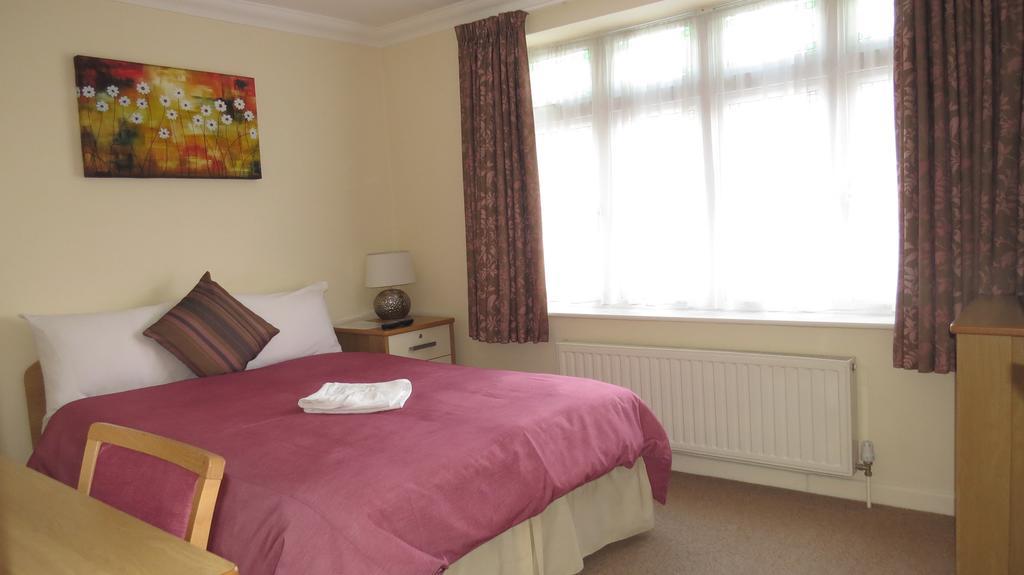 Montrose Guest House Romford Exteriör bild
